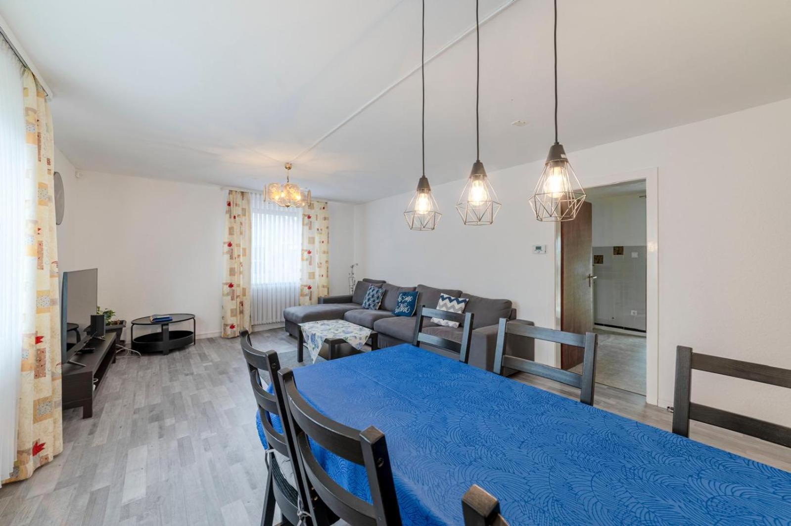 Cozy Villa With Garden, Balcony And Parking Area In Duesseldorf Ngoại thất bức ảnh